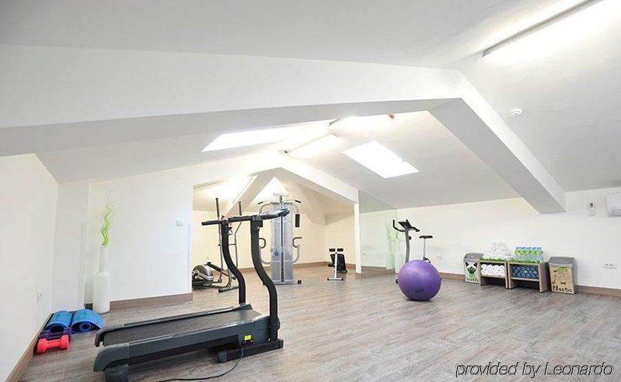 Ibis Styles Skopje Hotel Ngoại thất bức ảnh